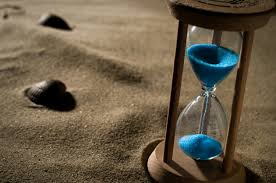 Blue Hourglass decor - ديكور الساعة الرملية الزرقاء